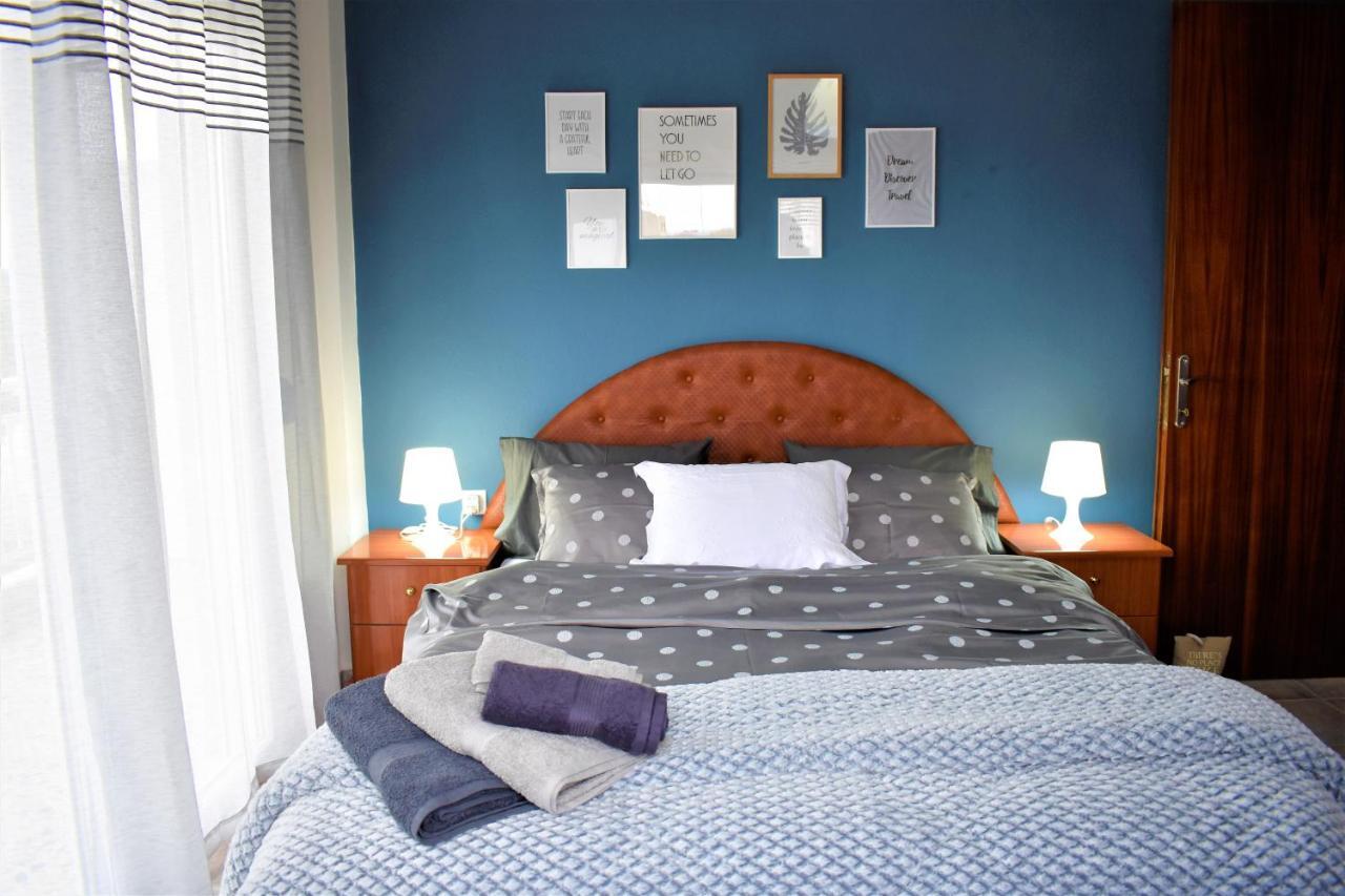 Cozy And Modern Apartment Komotiní Luaran gambar