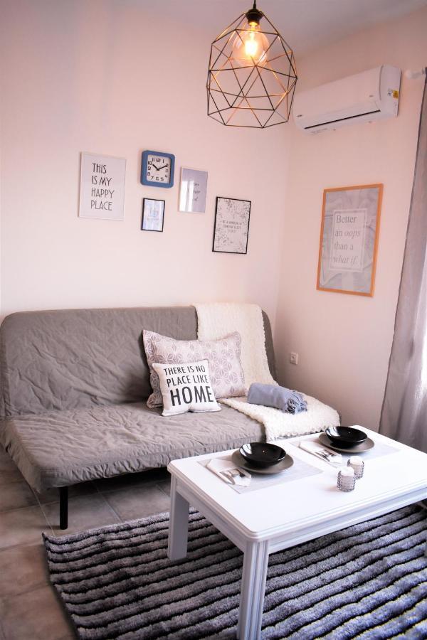 Cozy And Modern Apartment Komotiní Luaran gambar